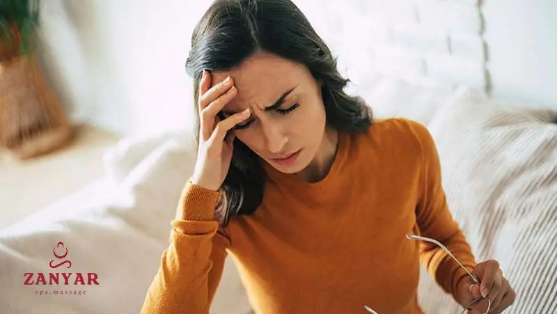 ماساژ برای سر درد با نقاط دوشکمچه