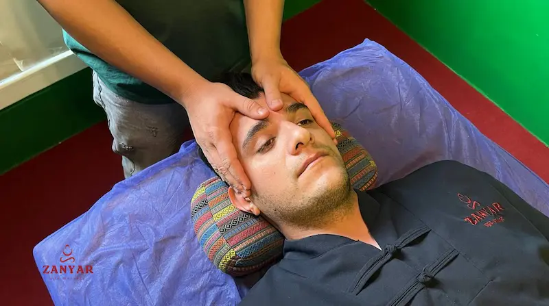 چطور صورت را با یخ ماساژ دهیم؟