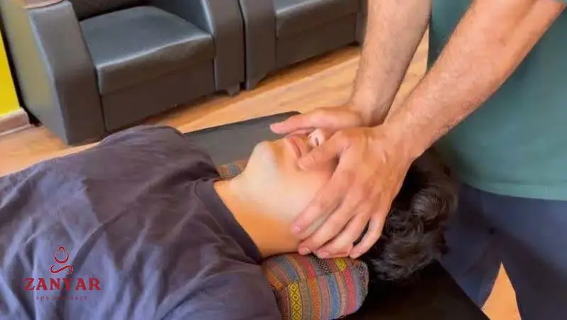 ماساژ پیشانی برای جوان سازی