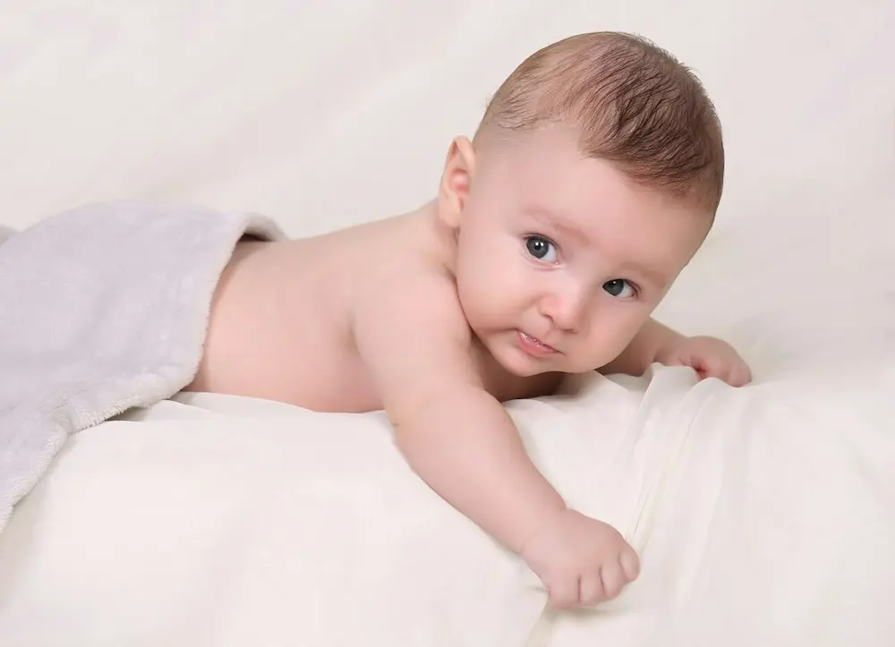 مزایای ماساژ گردن نوزاد با تورتیکولی