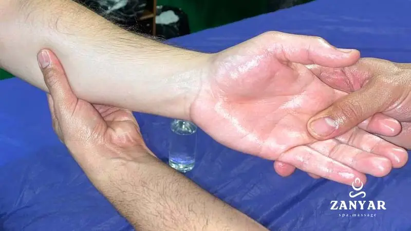 آماده سازی دست برای ماساژ