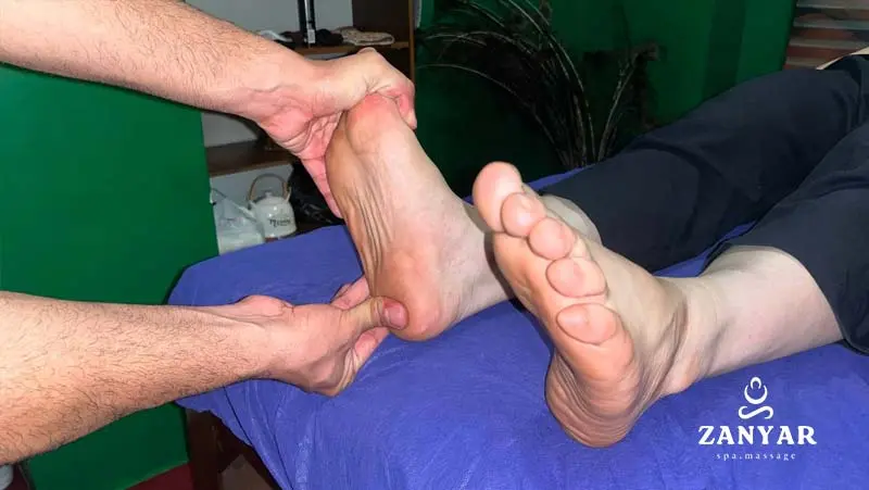 فشار دادن پاشنه پا
