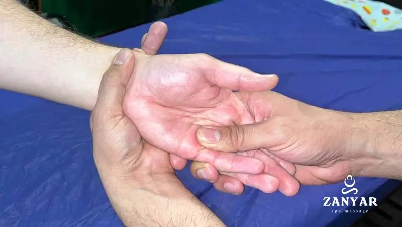 ماساژ انگشت های دست