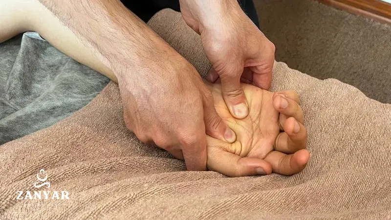 عکس ماساژ رفلکسولوژی دست
