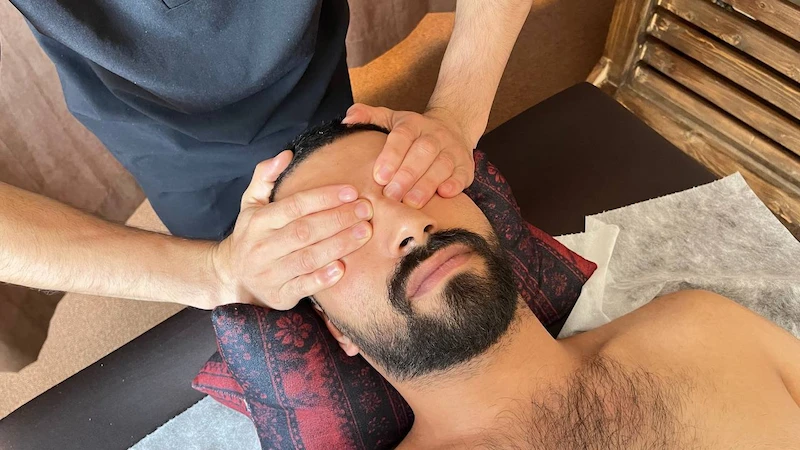 آیا ماساژ برای خستگی چشم موثر است؟