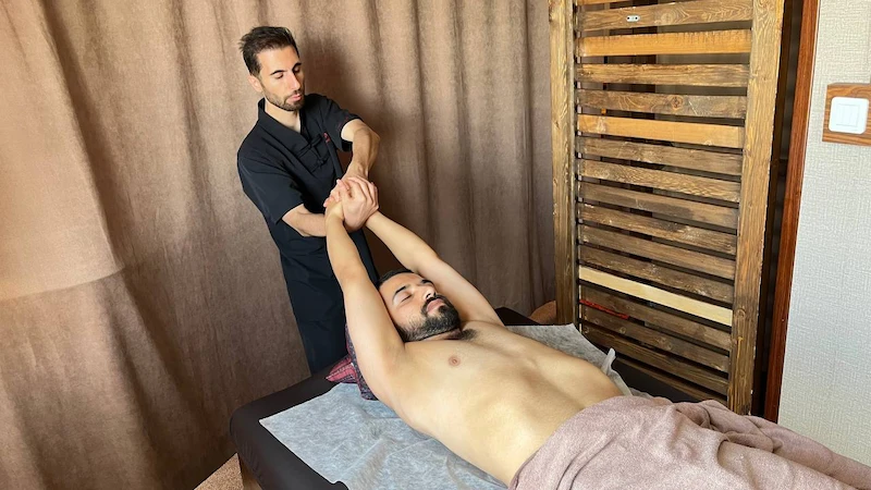 ماساژ ورزشی چگونه به ریکاوری عضلات کمک می کند؟