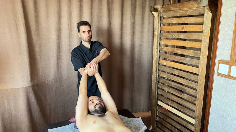 در ماساژ ورزشی از چه تکنیک هایی استفاده می شود؟